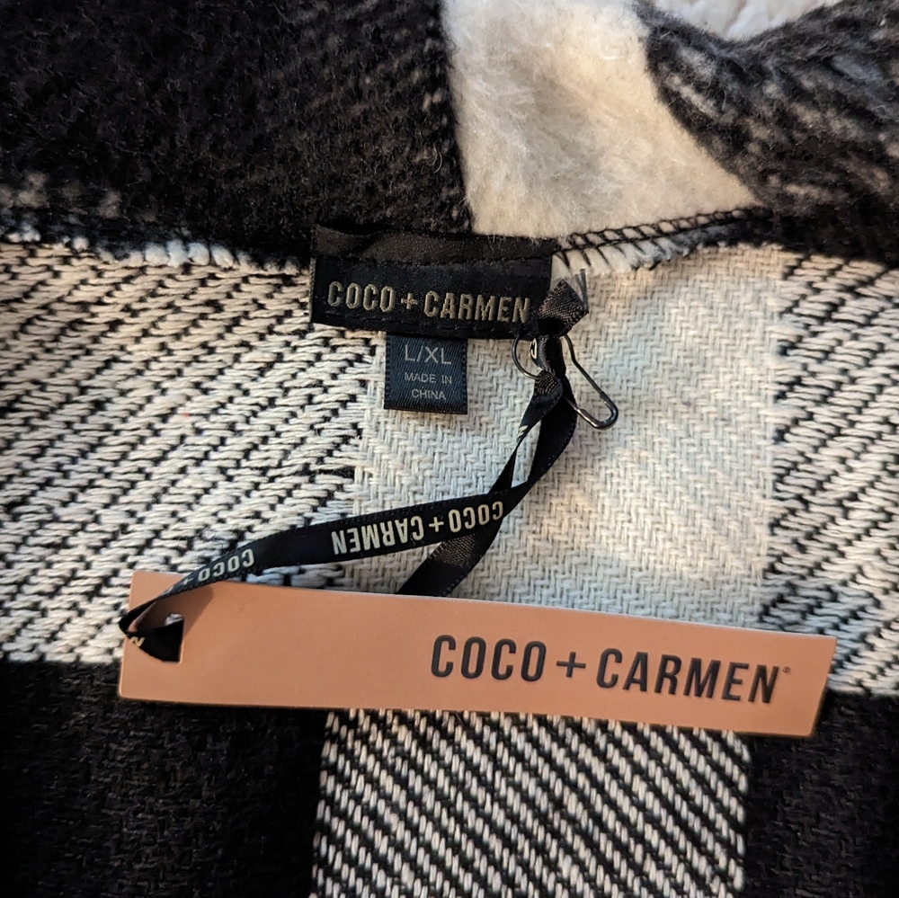 NWT Women's Coco + Carmen Plush Vest, Black and White- Size L/XL - Picture 6 of 8